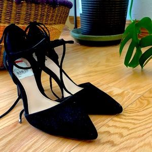 Vince Camuto ballerina lace up velvet shoes 6.5
